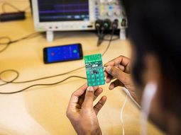 Crean un celular sin batería que se carga con la energía ambiental Crean un celular sin batería que se carga con la energía ambiental