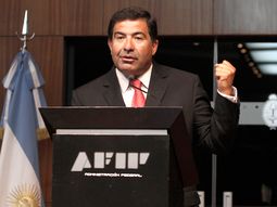 aumentan el recargo por compras con tarjeta en el exterior aumentan el recargo por compras con tarjeta en el exterior