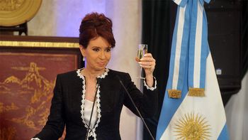 cada vez que se descubre un yacimiento, uno no sabe si alegrarse o preocuparse cada vez que se descubre un yacimiento, uno no sabe si alegrarse o preocuparse