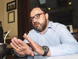 Charles Carrera, senador por el Frente Amplio. Charles Carrera, senador por el Frente Amplio.