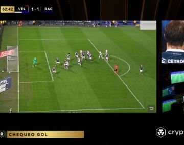 El gol anulado a Vélez por el VAR que generó la bronca de Guillermo Barros Schelotto