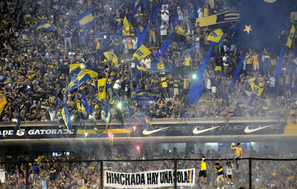 Allanaron la Bombonera por la pirotecnia contra Gimnasia