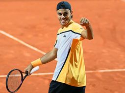 francisco cerundolo paso a octavos de roland garros tras vencer a tommy paul