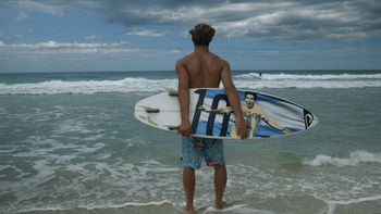 el mejor surfista argentino homenajeo a lionel messi a su manera el mejor surfista argentino homenajeo a lionel messi a su manera