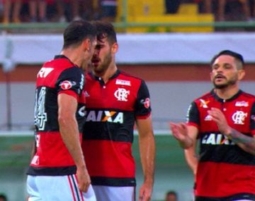 El delantero y el defensor, cara a cara