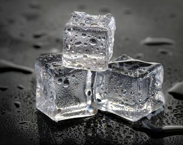 El truco que se volvió viral y explica cómo hacer que el hielo dure más