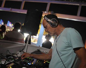 Tenía 71 años. Huyó de la dictadura militar en 1976 y se mudó a España; se convirtió en un exponente de la escena dance global. &nbsp;