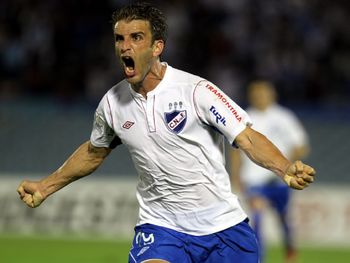 River va a la carga por el cuarto refuerzo: el delantero Iván Alonso