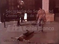 video: un hombre golpeo a otro a la salida de un boliche y lo desmayo video: un hombre golpeo a otro a la salida de un boliche y lo desmayo