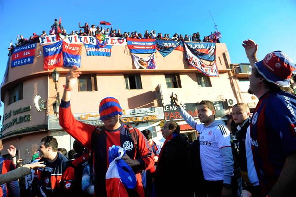 Los hinchas de San Lorenzo coparon Marruecos e hicieron un banderazo