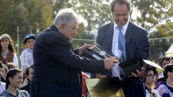 mujica: de tan privilegiados que son, estan acostumbrados a pelearse mujica: de tan privilegiados que son, estan acostumbrados a pelearse