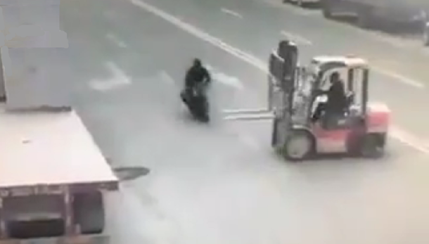 VIDEO: Éste es el peor accidente en moto