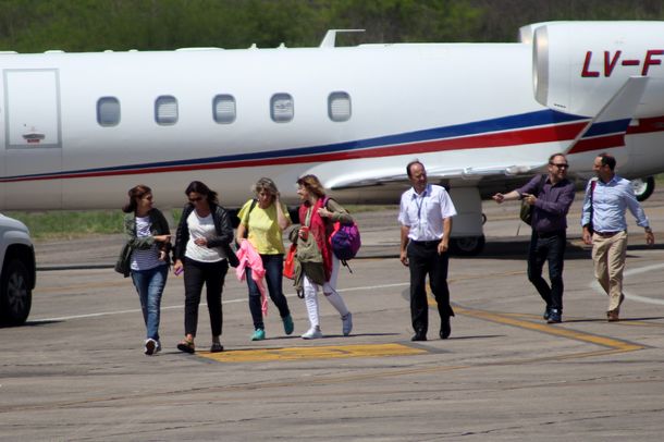 Nada cambia: los 15 aviones privados de los dirigentes de Macri en Jujuy