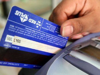 Comercios buscan que sea inmediata la acreditación de las ventas con débito