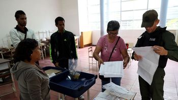 Venezuela elige a los miembros de la asamblea constituyente Venezuela elige a los miembros de la asamblea constituyente