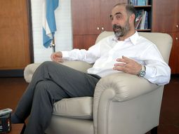 decano de exactas: me quedo aca hasta que terminen con la toma decano de exactas: me quedo aca hasta que terminen con la toma