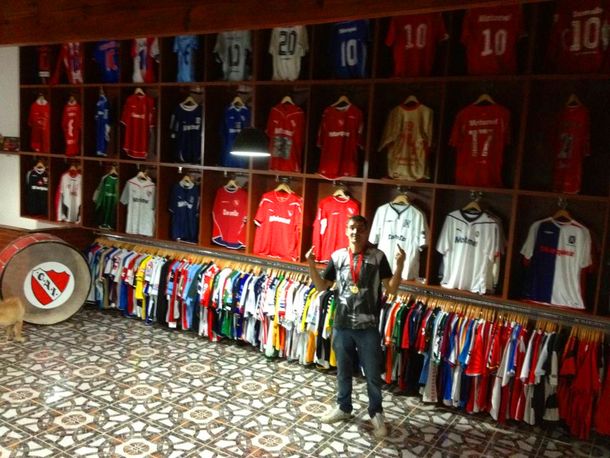 La colección privada del ex líder de la barra brava de Independiente