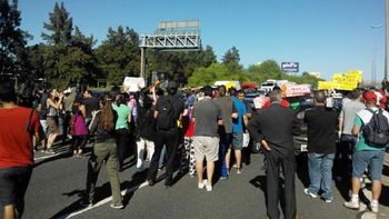 autopartistas de lear ahora cortan ambas manos de la panamericana autopartistas de lear ahora cortan ambas manos de la panamericana