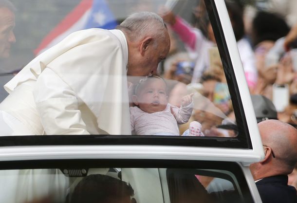 El Papa, a los hispanos: No se avergüencen nunca de sus tradiciones, que pueden enriquecer la vida de esta tierra americana
