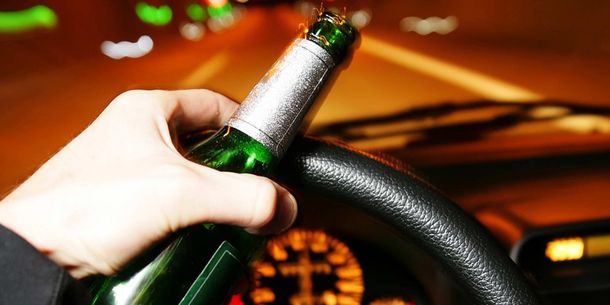 Conducir con alcohol. Imagen de archivo&nbsp;