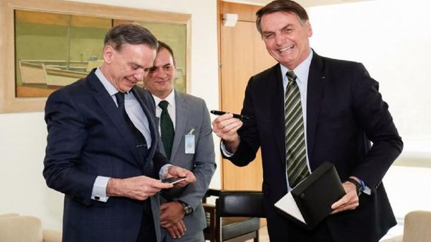 Pichetto llevó la campaña a Brasil y calificó a Bolsonaro como líder de América