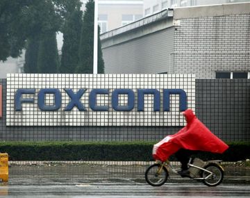 La fábrica de Apple reabrió sus puertas tras la pelea entre obreros