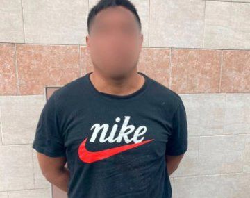 VIDEO: Se hizo pasar por un cliente y robó una peluquería infantil