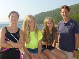 Tragedia en España: mellizas de 12 años mueren tras caer de un sexto piso