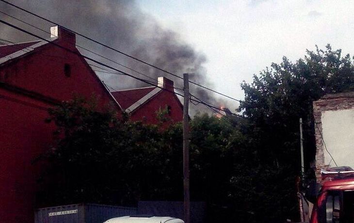 Pese a la lluvia, aún no se extinguió el incendio