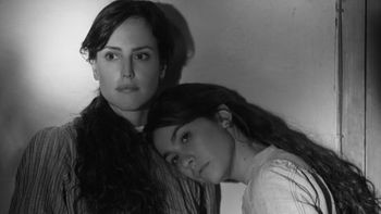 Esta película española narra una historia de amor intensa y dramática. Esta película española narra una historia de amor intensa y dramática.