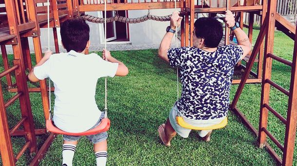 Diego Maradona y el hijo Benjamín 