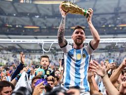 Campeones del mundo: la FIFA mostró cómo quedó tatuado el nombre de Argentina en la Copa