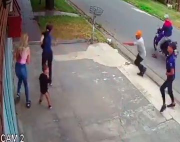 Impactante: un nene de dos años quedó en medio de un ataque de motochorros