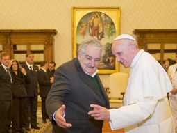 Mujica pidió al Papa una mano para luchar contra la pobreza