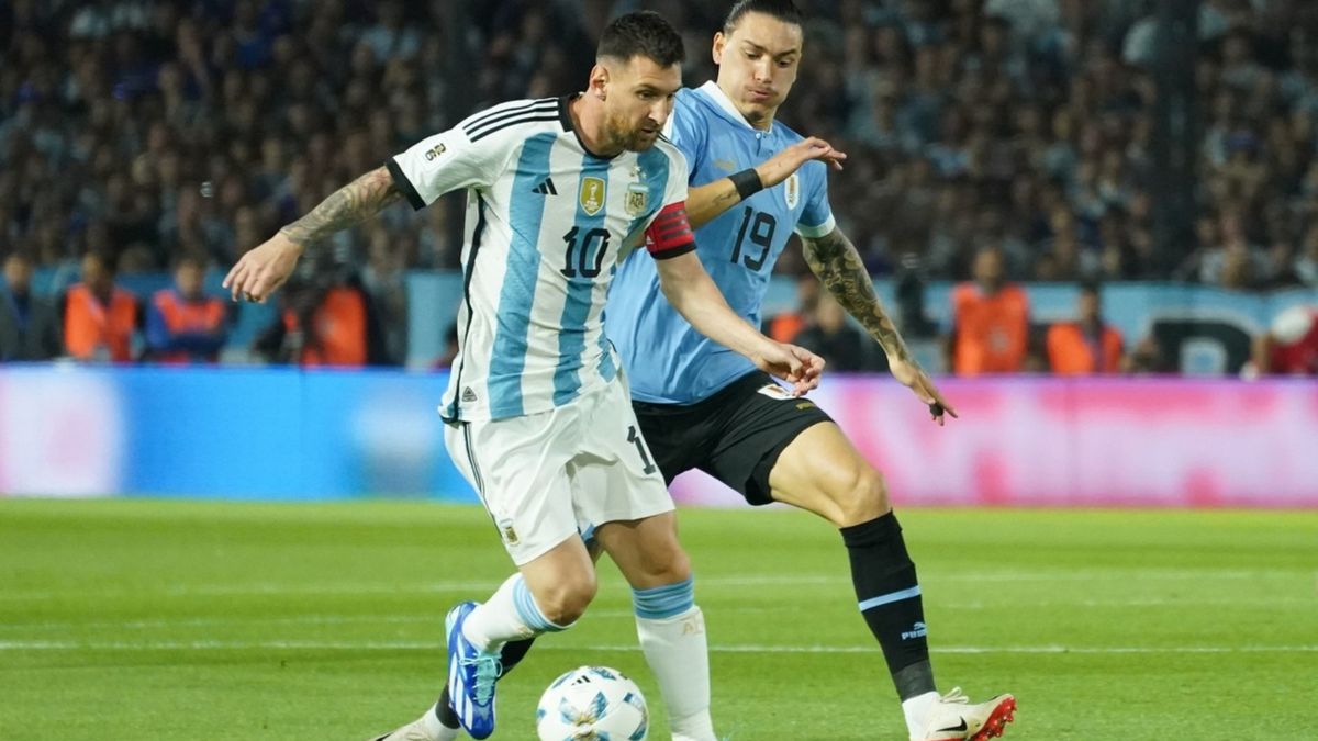Argentina perdió 2-0 ante Uruguay en La Bombonera