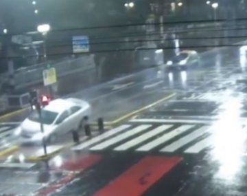 Video: un conductor alcoholizado chocó contra el Metrobus de Flores