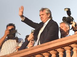 Alberto se quejó del calor en la Rosada: No sé si Macri trabajaba acá, porque el aire no funciona