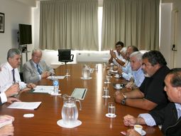 de vido se reunio con empresarios y gremios de la construccion y metalurgicos de vido se reunio con empresarios y gremios de la construccion y metalurgicos