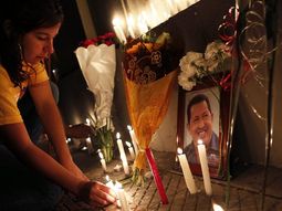 comienzan a despedir los restos del comandante comienzan a despedir los restos del comandante