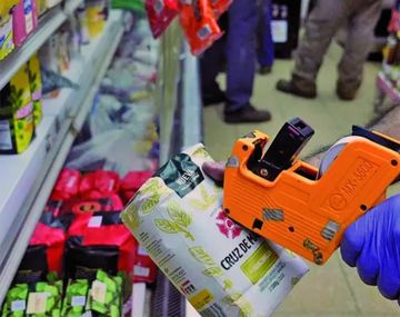 Reconocen que el salto del dólar impactará en precios: esperan suba de la inflación