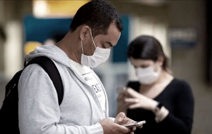 Alerta en Europa: volvió el barbijo y el confinamiento a Reino Unido por brote de inusual gripe