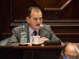 El senador Guido Manini Ríos no está convencido de que el presidente desee que otro integrante de la Coalición Multicolor llegue a la presidencia. El senador Guido Manini Ríos no está convencido de que el presidente desee que otro integrante de la Coalición Multicolor llegue a la presidencia.