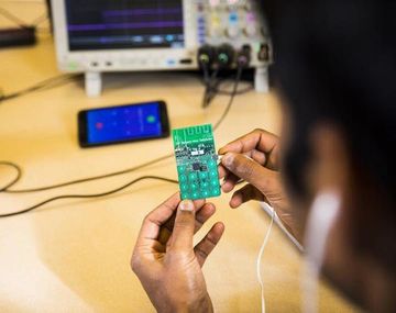 Crean un celular sin batería que se carga con la energía ambiental &nbsp;