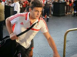 un jugador de river perdio la tarjeta de embarque y se le fue el avion un jugador de river perdio la tarjeta de embarque y se le fue el avion