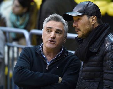 Julio Lamas, entrenador de San Lorenzo, junto a Tinelli, vice del club de Boedo