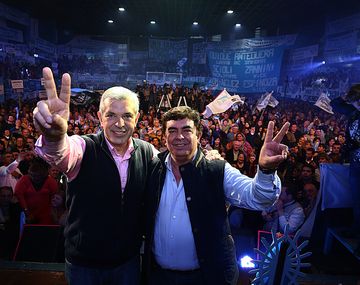 Domínguez y Espinoza lanzaron su fórmula con críticas a la oposición