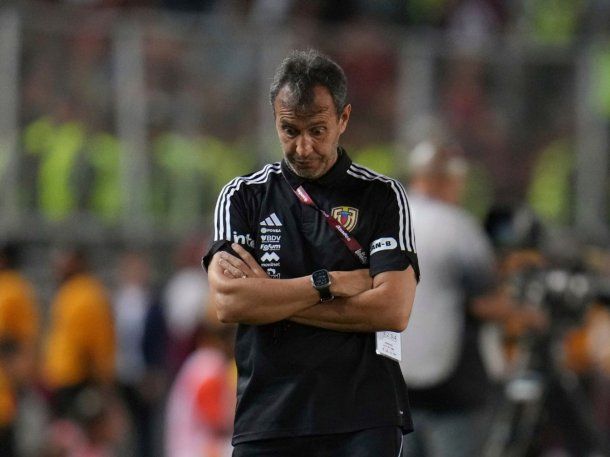 Tras no clasificar al Mundial, Fernando Batista dejó su cargo como DT de Venezuela