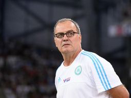 marcelo bielsa es el favorito para dirigir a uno de los grandes de italia marcelo bielsa es el favorito para dirigir a uno de los grandes de italia