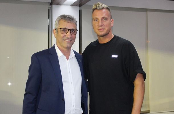 El argentino junto al presidente Campello (Foto: @VascodaGama)