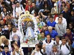 Miles de fieles participan de la peregrinación a Luján: Madre, ayúdanos a unirnos como pueblo